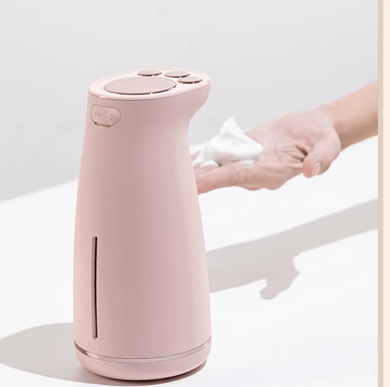 The New Cartoon Cat Claw Washes The Mobile Desktop